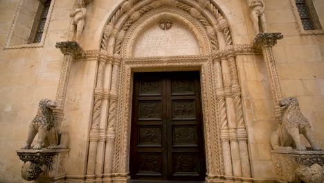 Catedral-De-San-James-En-Sibenik,-Croacia