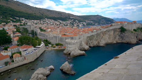 Muralla-Histórica-Del-Casco-Antiguo-De-Dubrovnik,-Croacia.
