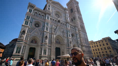 People-in-Florence-cathedral-in-Florence,-Italy