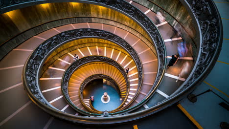 Zeitraffer-Einer-Treppe-In-Den-Vatikanischen-Museen