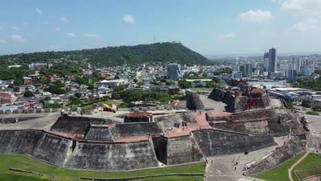 Antigua-Fortaleza-De-La-Ciudad-Con-Arquitectura-Militar-Española