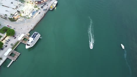 Parque-Frente-A-La-Bahía-En-El-Centro-De-Miami