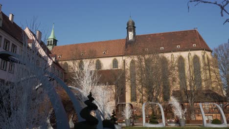 Scenic-view-of-the-Saint-Martin-cathedral-in-Colmar,-POV-perspective-from-square