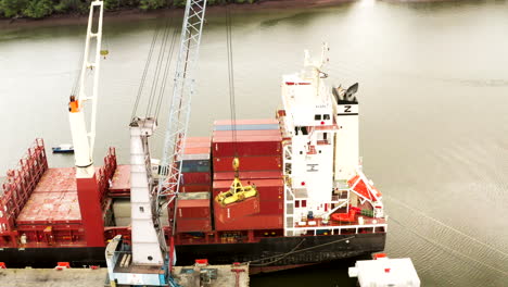 Foto-Panorámica-De-Contenedores-Y-Barcos,-Aduanas