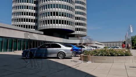 El-Museo-BMW-De-Múnich-Celebra-Los-50-Años-De-Los-Coches-Con-Una-Reunión-Sobre-Coches-Antiguos