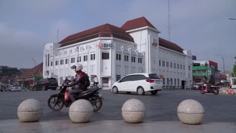 Vehicle-crossing-on-iconic-crossroad-on-yogyakarta-city