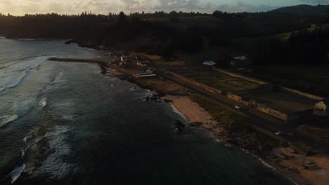 Hermosa-Puesta-De-Sol,-La-Bahía-De-Matanza-Y-El-Sitio-Histórico-De-Convictos-Australianos