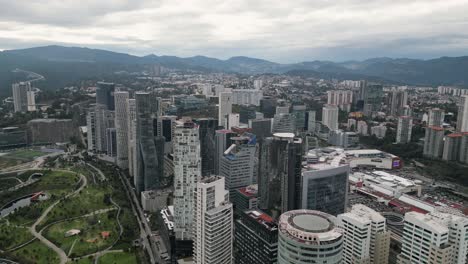 Aerial-view-of-the-financial-district-of-Mexico-City,-Santa-Fe