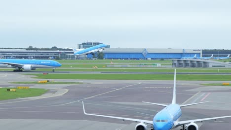 Concurrido-Aeropuerto-De-Schiphol,-Amsterdam