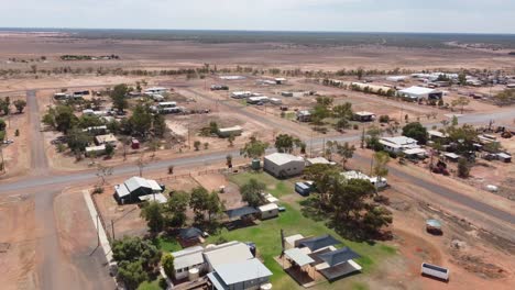 Vista-Aérea-De-Una-Pequeña-Ciudad-Rural-En-El-Interior-De-Australia