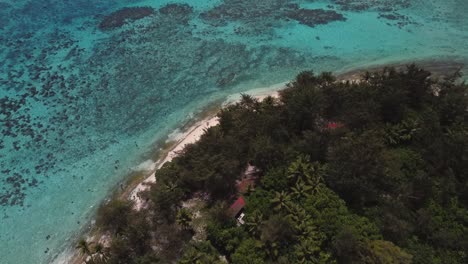 Toma-Aérea-Inclinada-Hacia-Abajo-De-La-Isla-Managaha.