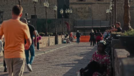 Daily-Life-at-Castel-dell'Ovo-Promenade,-Naples