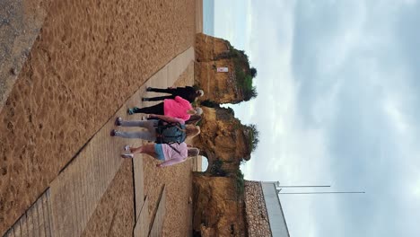 Rocas-De-Ponta-Da-Piedade-Cerca-De-Lagos-En-Algarve,-Portugal