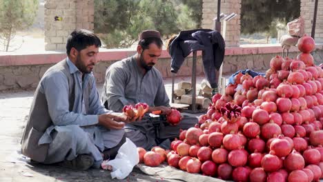 El-Bazar-De-La-Granada-De-Kabul