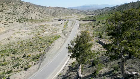 Un-Puente-En-Medio-Del-Paisaje-De-Paktia