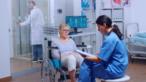 Elderly-patient-with-walking-disabilities-in-wheelchair