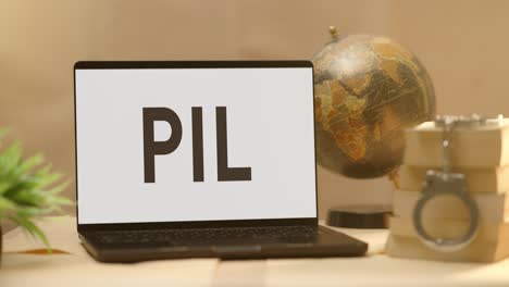 Pil-Mostrado-En-La-Pantalla-De-Una-Computadora-Portátil-Legal