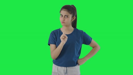 Wütendes-Indisches-Teenager-Mädchen,-Das-„Nein“-Sagt-Und-Darum-Bittet,-Den-Greenscreen-Zu-Stoppen