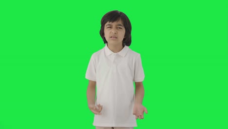 Niño-Indio-Confundido-Haciendo-Qué-Pregunta-Pantalla-Verde