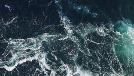 Blue-waves-of-water-of-the-river-and-the-sea-meet-each-other-during-high-tide-and-low-tide.