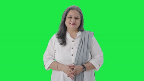 Glückliche-Indische-Senior-Geschäftsfrau-Lächelt-Greenscreen