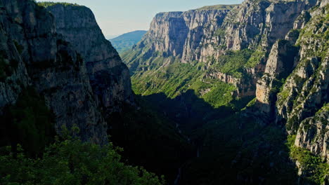 Scenic-Vikos-Gorge-In-Zagori,-Northern-Greece---Aerial-Drone-Shot