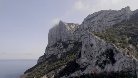 Rugged-Coastal-Cliffs-At-Cala-Sisine-On-Gulf-of-Orosei-In-Sardinia,-Italy