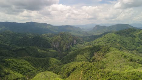 Hermoso-Y-Peligroso-Distrito-Más-Al-Sur-De-Tailandia-En-La-Provincia-De-Yala,-Paisaje-Montañoso-En-Yala