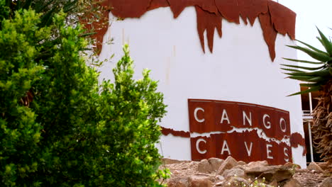 Eingang-Zur-Berühmten-Naturattraktion-Cango-Caves-In-Oudtshoorn,-Südafrika