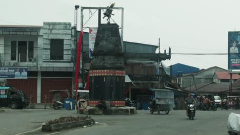 Monumento-Emblemático-De-Piedra-Para-Saltar,-Isla-De-Nias,-Ubicación-Y-Transporte