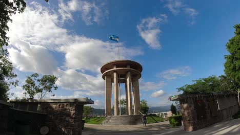 Time-lapse-Del-Monumento-Patriótico-Con-Bandera