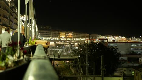 Boulevard-Zighout-Youcef-Und-Hafen-Während-Des-Ramadan-In-Einer-Warmen-Nacht