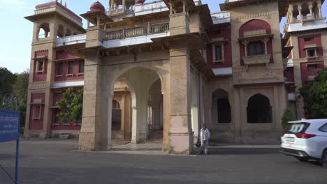 Universidad-De-Allahabad,-Universidad-Pública-Central,-Edificio-Del-Senado,-Arquitectura