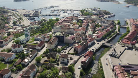 Panorama-De-La-Ciudad-Costera-De-Stromstad-En-El-Condado-De-Västra-Gotaland,-Suecia