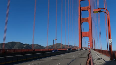 Daily-Traffic-on-Golden-Gate-Bridge-on-Sunny-Summer-Day,-San-Francisco,-California-USA