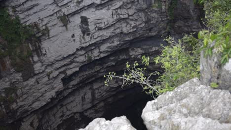 Cueva-De-Las-Golondrinas-Atracción-Turística-México-Naturaleza-Creación-Monumento-América-Latina