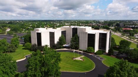 Forward-Establishing-Aerial-View-Above-Metropolitan-Life-Insurance-Company-MetLife-Corporate-Office-Building