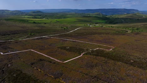 Geoparque-De-Los-Lagos-De-Cuilcagh,-Condado-De-Fermanagh,-Irlanda-Del-Norte,-Junio-De-2023