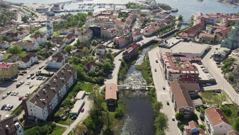 Paisaje-Urbano-Y-Puerto-De-Stromstad-En-La-Costa-Oeste-De-Suecia