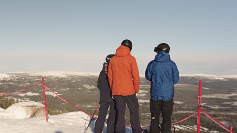 Happy-Family-on-Ski-Resort,-Epic-Mountain-View-in-Sweden