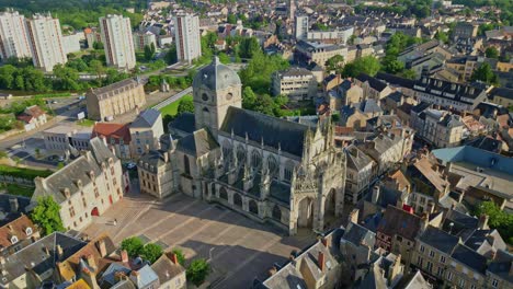 Notre-Dame-Basilica,-Alencon,-Orne-in-Normandie,-France