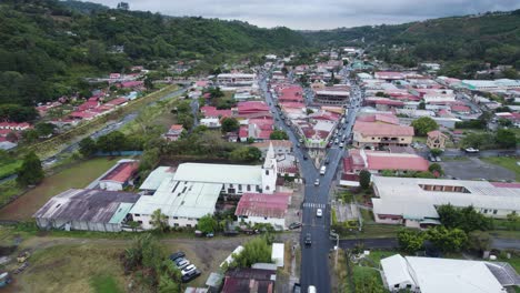 Vista-Aérea-Del-Pequeño-Pueblo-De-Boquete-En-Las-Tierras-Altas-De-Chiriquí,-Panamá