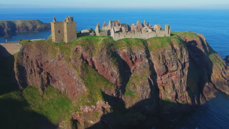 Spektakuläre-Luftaufnahmen-Von-Dunnottar-Castle:-Ein-Schottisches-Juwel-In-Stonehaven