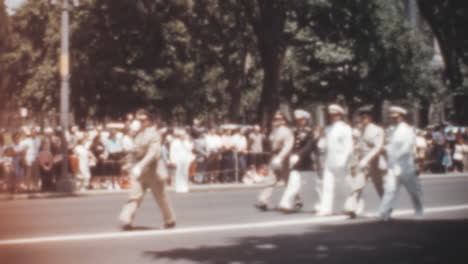 Oficiales-Militares-De-Alto-Rango-Marchan-Durante-Una-Ceremonia-Fúnebre-En-Washington,-Década-De-1950