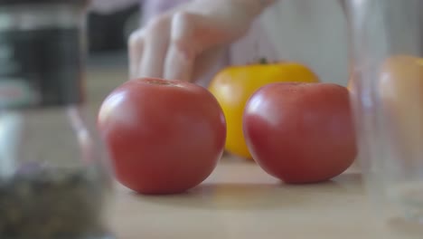 Close-up-of-colorful-tomatoes