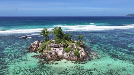 Playa-Anse-Royale-En-La-Isla-Mahe-En-Victoria-Seychelles