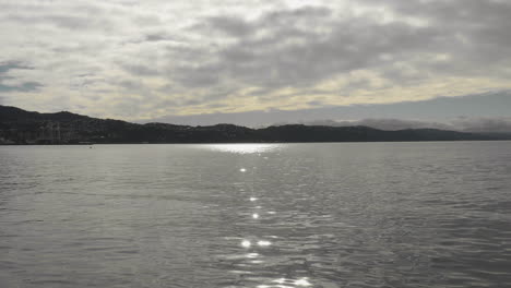 Idyllische-Meereslandschaft-Bei-Sonnenuntergang-An-Der-Zentralen-Uferpromenade-Von-Wellington-Auf-Der-Nordinsel,-Neuseeland