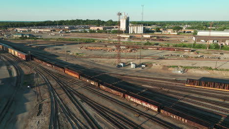 Freight-trains-in-an-expansive-rail-yard-during-the-day-in-Nashville,-Tennessee