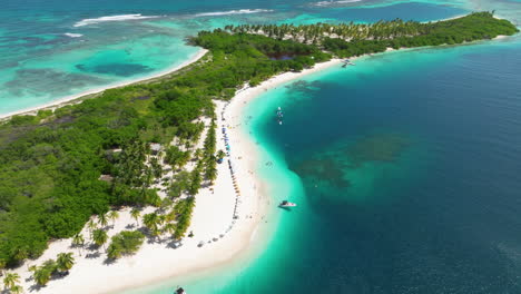 Playas-Paradisíacas-De-Arena-Blanca-En-La-Isla-De-Cayo-Sombrero-En-Morrocoy,-Venezuela