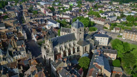 Basílica-De-Notre-Dame,-Alencon,-Orne-En-Normandía,-Francia